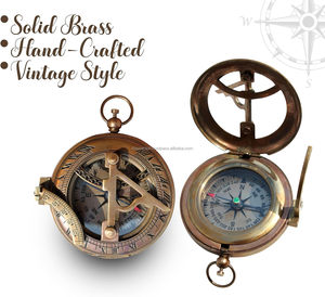 Thoreau's Go en toute confiance nautique laiton travail gravé cadran solaire boussole avec étui en cuir. - Product Image 4