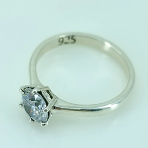 Anillo redondo de topacio azul, plata de ley 925, regalo de joyería para ella, engaste de garras, joyería de topacio azul hecha a mano, piedra de nacimiento de diciembre - Product Image 3