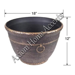 Olla de manguera de jardín de cobre martillado con tapa elegante y resistente a la intemperie para almacenamiento de manguera al aire libre por Axiom Home Accents - Product Image 5
