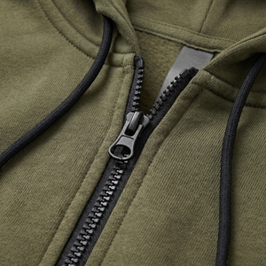 Sudadera con capucha Olive Cropped Full-Zip — Dobladillo de canalé ancho, manga extragrande y logotipo tonal en el pecho |   Ropa Urbana para Mujer OEM / Marca Privada - Product Image 2