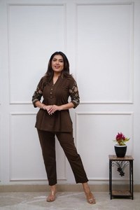 ชุดเสื้อผ้าฝ้ายผสมไหมพรีเมียมสำหรับผู้หญิง พร้อมลายปัก แบบกลับด้านได้ แห้งเร็ว สไตล์ปาร์ตี้ - Product Image 3