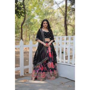 Exquisito estampado digital Faux Georgette con hilo de lentejuelas pesadas trabajo bordado Lehenga - Product Image 5