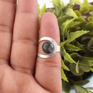 Bague artisanale en agate verte mousse, sertie dans un cadre en argent sterling 925 plaqué, pour femmes et filles. - Product Image 1