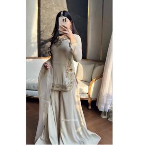 Tenue de fête haut de gamme conçue pour les mariages et les événements culturels – Ensemble palazzo en soie chinon lourde, disponible en gros - Product Image 1