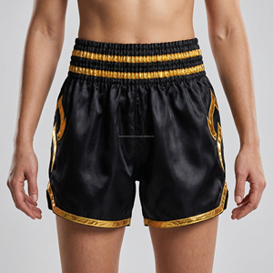 Pantalones Cortos de Muay Thai para Hombre con Ribete Dorado Metálico Personalizado, Pantalones Cortos de Kickboxing de Satén Negro Premium, Pantalones Cortos de Lucha MMA con Logotipo Personalizado al por Mayor - Product Image 3