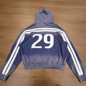 Sudadera con Capucha y Cierre de Cremallera para Hombre Klickclak, Gris con Rayas Blancas y Logotipo Estampado en la Parte Delantera, Ropa de Otoño - Product Image 2
