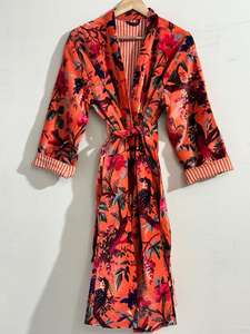 Bata Kimono de Terciopelo Naranja: Chaqueta Reversible con Forro de Seda Sari - Product Image 4