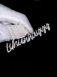 Colgante de Placa con Nombre Personalizado en Plata 925, Estilo Moderno, Letra Cursiva Grande, Incrustaciones Brillantes, Diamantes VVS Cultivados en Laboratorio, Unisex, Estilo Hip Hop - Product Image 3