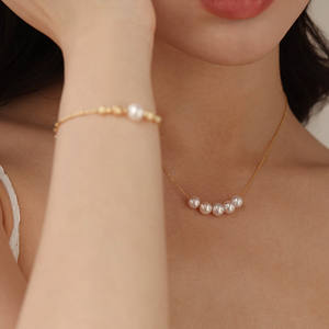 Collar de Perlas de Agua Dulce de Moda Retro para Mujer, Diseño de Nicho, Cadena Simple para Clavícula, Versátil, Ligero y Lujoso para Suéteres - Product Image 1