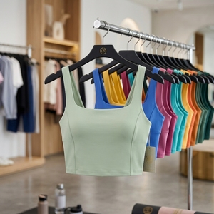 Ensemble de sport pour femme personnalisé : soutien-gorge de sport et débardeur fitness sans coutures - Product Image 6