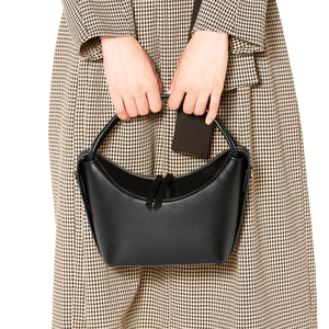 Sac à main minimaliste en microfibre crème avec poignée souple et fermeture éclair, style féminin - Product Image 6