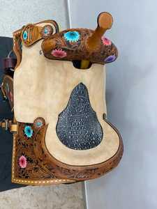 Silla de Montar Occidental de Cuero Premium para Equitación y Carreras de Barriles - Product Image 3