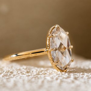 Anillo de Oro Amarillo Sólido de 14K con Diamante Cultivado en Laboratorio de Corte Rosa Ovalado de 2.5ct, Certificado por IGI, para Mujer, con Bisel Milgrain Vintage - Product Image 2