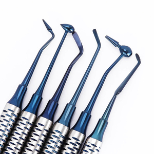 Kit de 6 espátulas de resina compuesta con revestimiento de titanio azul para limpieza y relleno dental de Mahfooz Instruments - Product Image 1