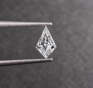 Diamante moderno de corte cometa, cultivado en laboratorio, certificado por IGI, color EF, VVS VS, forma elegante, suelto, para pendientes. - Product Image 1