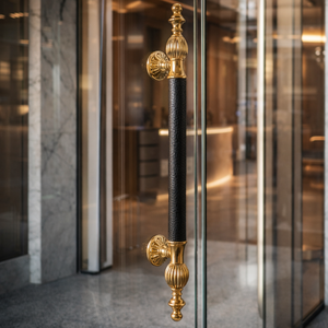 Poignée de porte d'hôtel CZARINA en laiton massif de luxe moderne avec poignée en cuir noir véritable |   Poignée de porte d'entrée en or antique - Product Image 5
