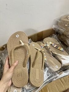 Sandalias Hechas a Mano de Jacinto de Agua, Zapatillas de Verano Tejidas Naturales, Venta al por Mayor de Fábrica en Vietnam - Product Image 5