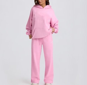 Ensemble de sport pour femmes, tissu extensible et récupérant, survêtement personnalisé avec logo, livraison rapide - Product Image 3