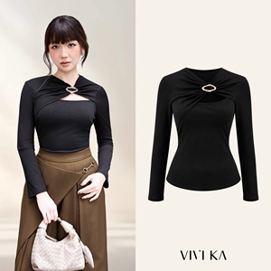 เสื้อถักไหมพรมสีดำสำหรับผู้หญิง แขนยาว คอวี แต่งกระดุม ดีไซน์เข้ารูป ยืดหยุ่นได้ เสื้อครอปสไตล์ลำลองสำหรับฤดูใบไม้ร่วง รุ่น SIENNA - Product Image 1