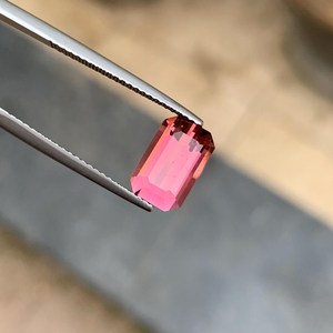 Pierre précieuse naturelle de tourmaline rose vif, facettée, qualité supérieure, pour la fabrication de bijoux - Product Image 4
