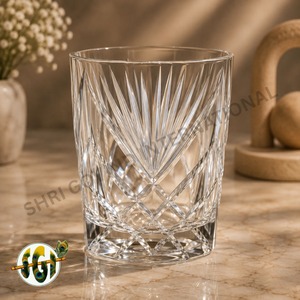 Verre à cocktail artisanal de luxe, design classique taillé à la main, pour les fêtes - Product Image 5