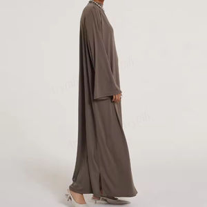 Robe maxi musulmane pour femmes avec logo brodé personnalisé, couleur unie, robe musulmane essentielle pour femmes, Eid Ramadan - Product Image 2