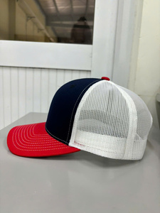 Casquette Trucker Vietnam Hat Supplier avec logo et couleur personnalisés, profil moyen, dos en maille, 6 panneaux, pour tous les jours, tous les genres, sports de plein air - Product Image 3