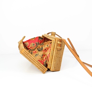 Sac à bandoulière vintage en paille tressée à la main pour femme, style bohème Bali, imperméable, portable, pour l'été - Product Image 2