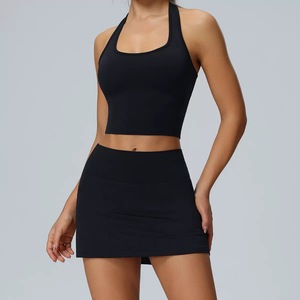 Nouvel ensemble de yoga pour femmes avec poche, ensemble de yoga deux pièces ajusté, haut à col halter et mini-jupe - Product Image 4