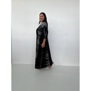 Robe Kaftan Longue Femme Noire Tie-Dye à Taille Naturelle, Col en V, Coupe Ample, Manches Chauve-Souris, Tenue de Détente et de Vacances - Product Image 3