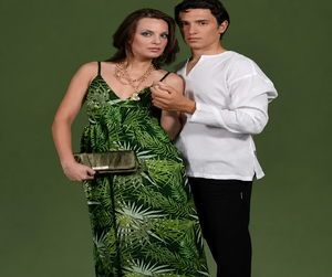 Robe longue élégante à imprimé floral bohème avec col en V, style estival fluide pour les vacances PNM Overseas - Product Image 2