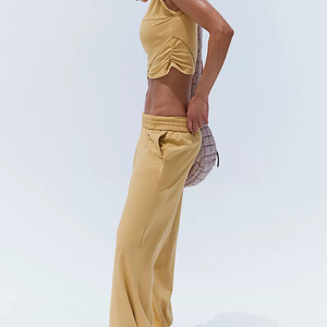 Conjunto Deportivo Transpirable de Punto para Mujer, Top Corto sin Mangas Amarillo y Pantalones Holgados, Conjunto Deportivo para Primavera/Verano - Product Image 3