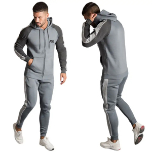Ensemble jogging et sweat à capuche en molleton pour homme avec impression personnalisée |   Sweat-shirt à manches contrastées et pantalon de jogging fuselé |   Fournisseur de vêtements OEM ODM - Product Image 1