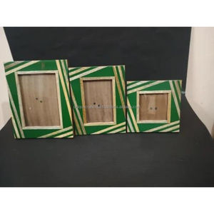 Marco de Fotos de Madera Hecho a Mano con Diseño Minimalista en Carbón y Crema, Decoración Moderna y Sofisticada para el Hogar - Product Image 5