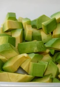 Rebanadas y Trozos de Aguacate Congelados IQF Premium, Grado de Exportación, Suministro a Granel de Vietnam - Sra. Tarina - Product Image 4