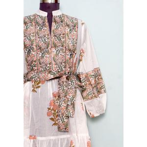 Robe longue trapèze confortable et légère pour femme, élégante, simple, à manches longues, en dentelle florale unie, avec boutons numériques, lavable - Product Image 4