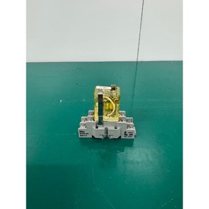 Relé Enchufable de Uso General IDEC RH2B-UL, Utilizado como Pieza de Repuesto para Equipos Semiconductores Antiguos - Product Image 2