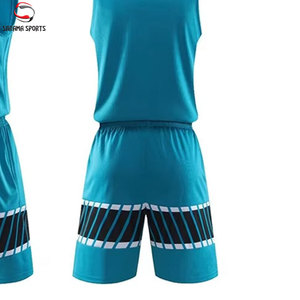 Nuevo diseño de uniforme de baloncesto impreso con logotipo bordado personalizado para entrenamiento - Product Image 4