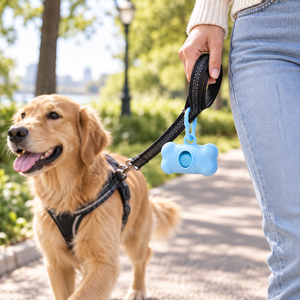 Dispensador de Bolsas para Excrementos de Perro con Forma de Hueso, Portátil, con Clip para Correa, para Pasear Perros - Product Image 3