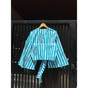 Haut cache-cœur décontracté en mousseline rayée avec imprimé palmiers, à nouer sur le devant, manches trois-quarts, coupe ample, pour femme, idéal pour l'été - Product Image 6