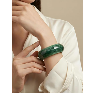 กำไลข้อมือเรซิ่นทำมือ สีตามสั่ง รุ่นศิลปะฮวงจุ้ย เครื่องประดับคุณภาพสูงสำหรับผู้หญิง FAIZA CRAFT อุตรากัฏปุระ - Product Image 1