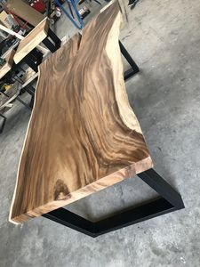 Mesa de Comedor Rectangular de Madera Maciza con Borde Natural, Hecha a Mano, Ecológica, Estable, con Patas de Metal, Diseño Moderno, Multiusos, para Hogar, Oficina, Villa - Product Image 1