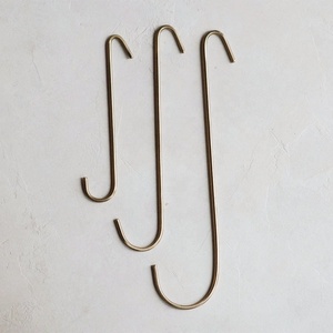 Crochets métalliques minimalistes en forme de J avec finition dorée pour vêtements, sacs, serviettes, plantes et organisation domestique gain de place - Product Image 2