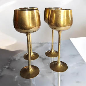 Verres à cocktail vintage en laiton martelé de qualité supérieure et écologiques - Coupe à martini en laiton martelé - Ali Handicrafts India - Product Image 3