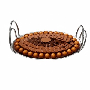 Plateau de service ovale en métal argenté, artisanal et haut de gamme, pour chocolats, idéal pour les occasions spéciales et les cadeaux d'entreprise - Product Image 1