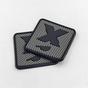 Patch en caoutchouc 3D gaufré, forme carrée, badge autocollant noir avec motif croix - Product Image 5