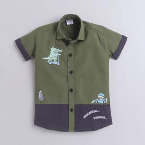 เสื้อเชิ้ตพิมพ์ลายจระเข้แขนสั้นโพลก้า ทอตส์ -สีเขียว - Product Image 2