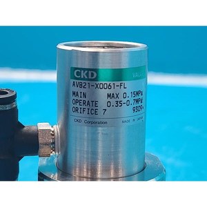 Vanne à soufflet pneumatique CKD AVB21 AVB21-X0061-FL, utilisée comme pièce détachée pour équipement semi-conducteur d'occasion - Product Image 3