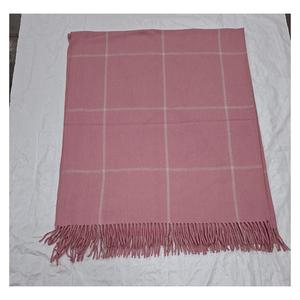 Couverture épaisse et douce à carreaux fins de couleur rhubarbe blanche pour lit, avec des matériaux de qualité supérieure pour une chaleur accrue - Product Image 6