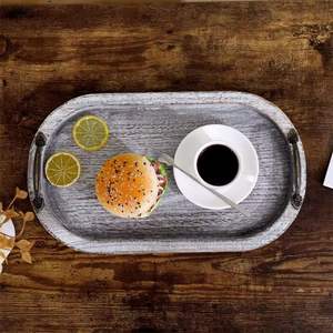 Plateau de service ovale en bois blanc vieilli avec poignées métalliques, plateau rustique pour le petit-déjeuner, pour table basse, cuisine, décoration de salle à manger - Product Image 1
